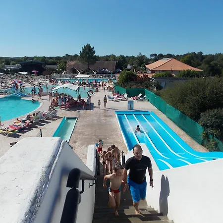 Le Coralys مكان تخييم