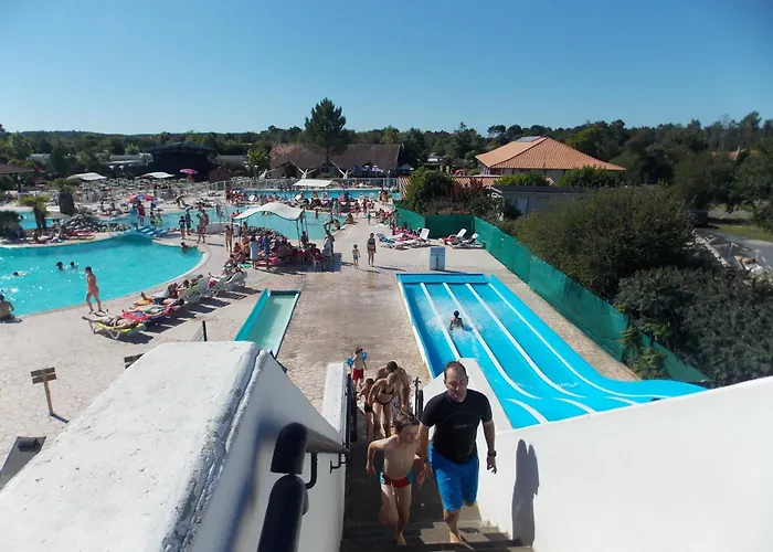 Le Coralys مكان تخييم